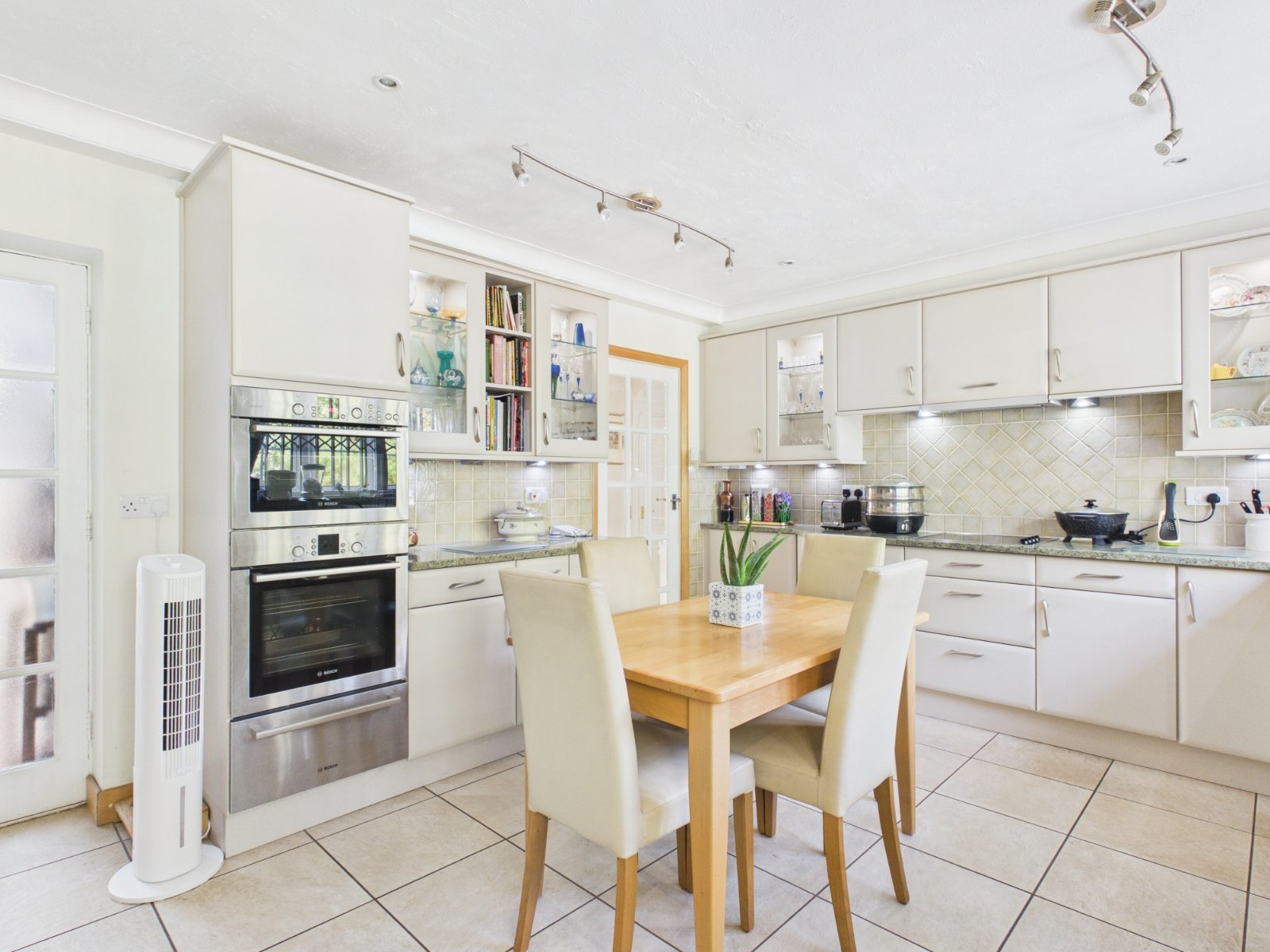 Parkview, Flackwell Heath, High Wycombe, Buckinghamshire, HP10, photo 3