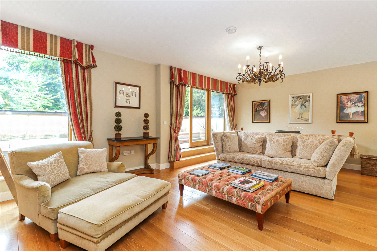 Cliveden Gages, Taplow, Buckinghamshire, SL6, photo 2