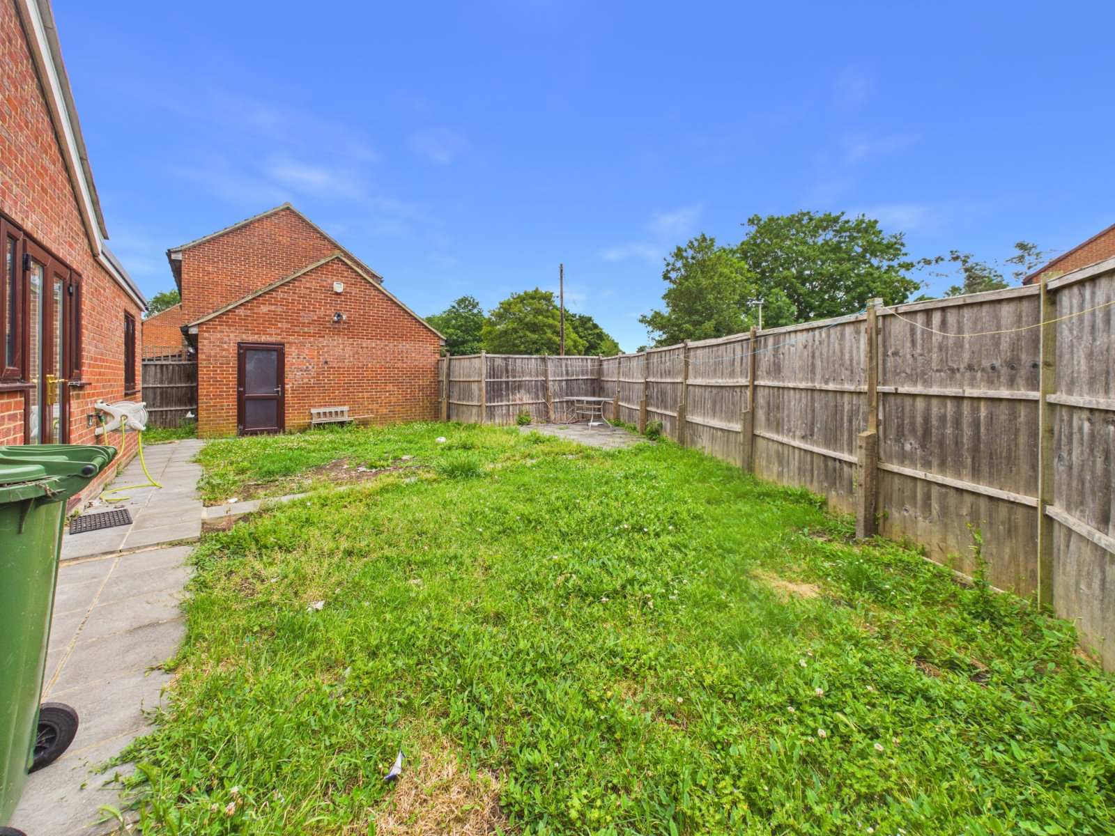 Vicarage Way, Colnbrook, Berkshire, SL3, photo 2