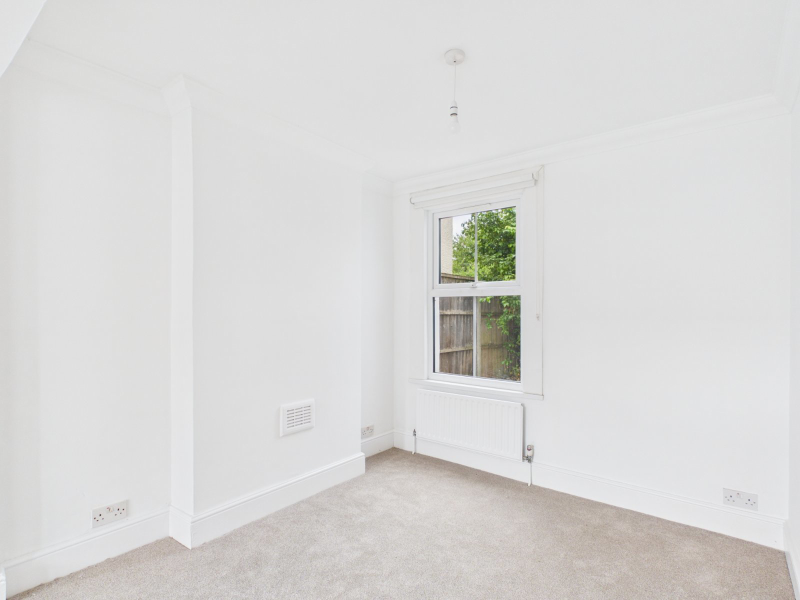 Chapel Park Road, Addlestone, Surrey, KT15, photo 12