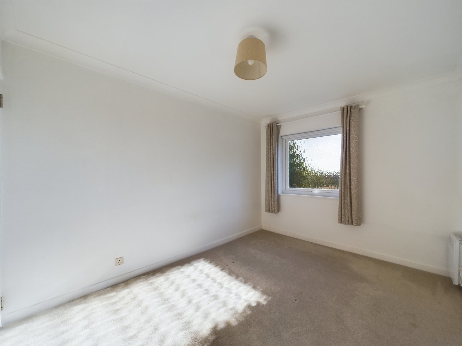 Riverside Road, Staines-upon-Thames, Surrey, TW18, photo 6