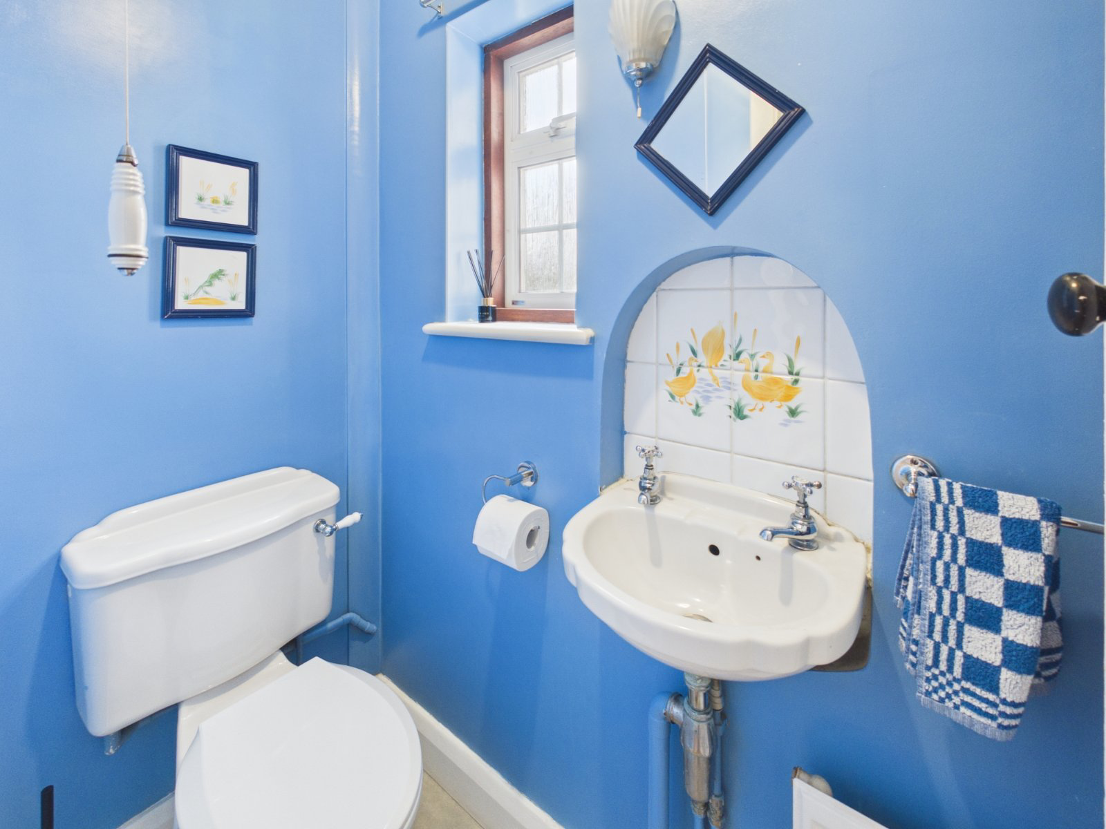 Staines Road West, Ashford, Surrey, TW15, photo 16