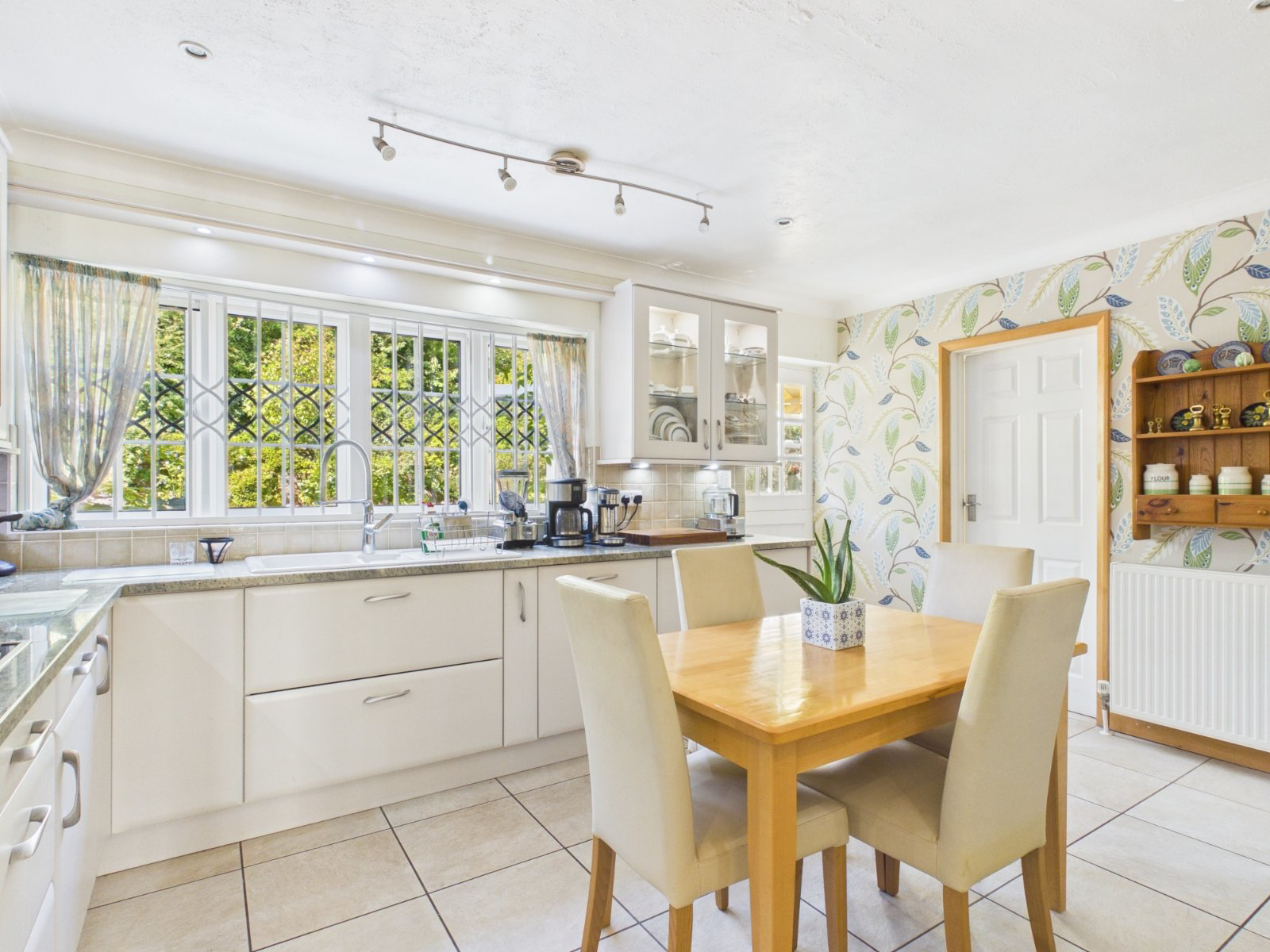 Parkview, Flackwell Heath, High Wycombe, Buckinghamshire, HP10, photo 4