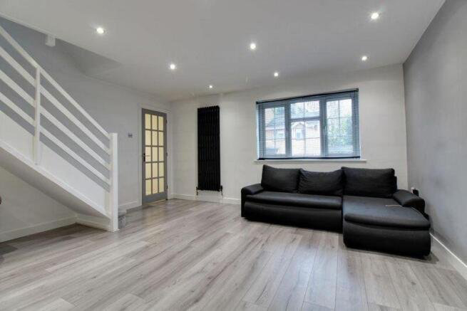 Nicholas Gardens, High Wycombe, Buckinghamshire, HP13, photo 2