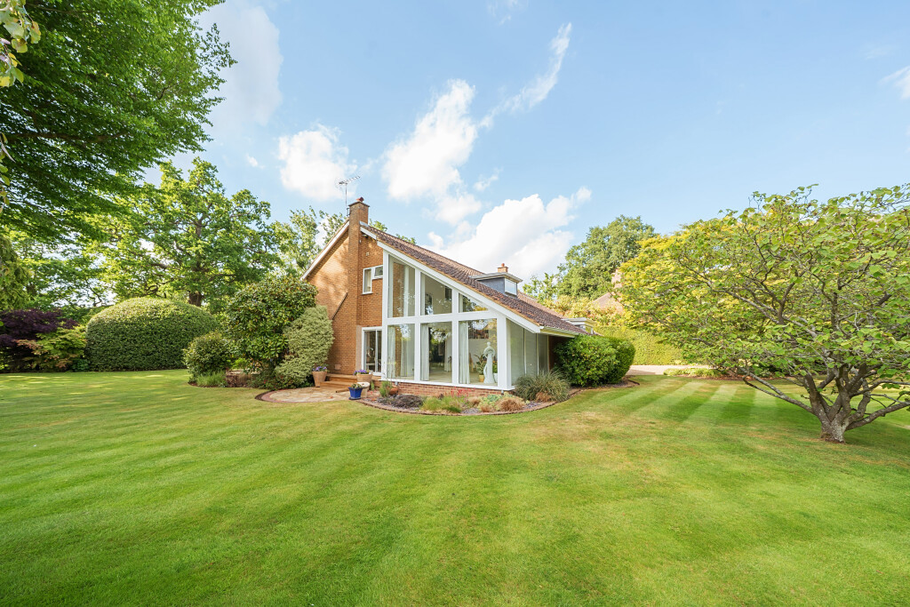 Lakeside Drive, Stoke Poges, Buckinghamshire, SL2, photo 17