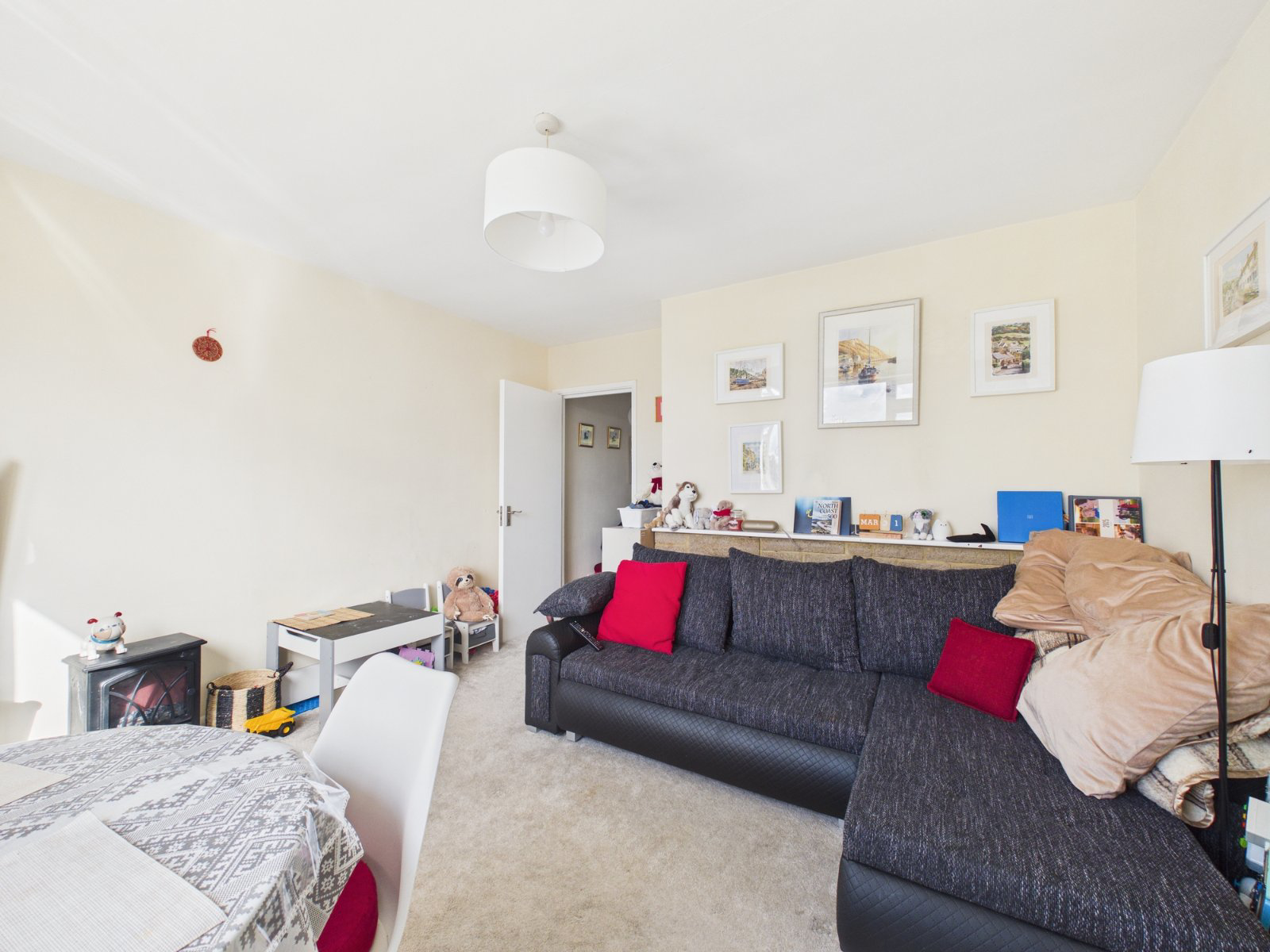 St. Georges Close, High Wycombe, Buckinghamshire, HP13, photo 11