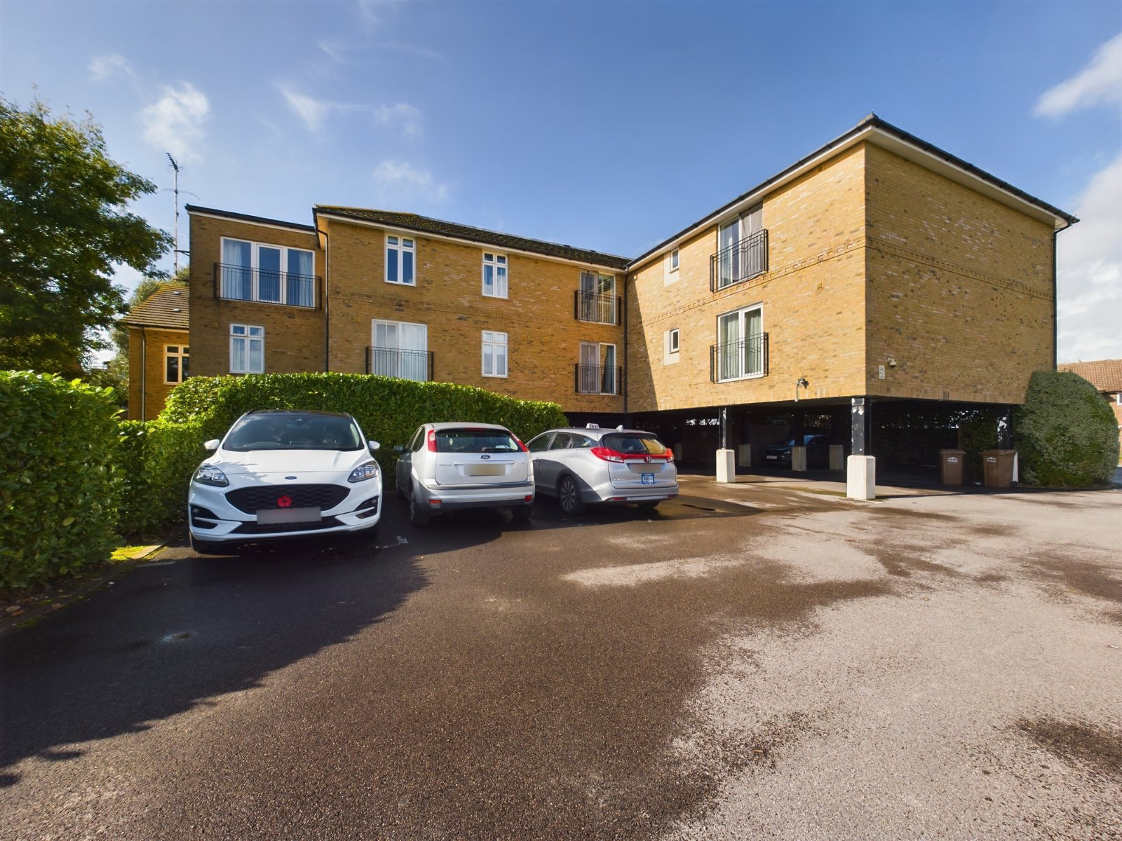 London Road, Ashford, Surrey, TW15