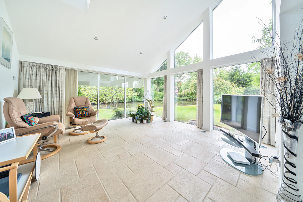 Lakeside Drive, Stoke Poges, Buckinghamshire, SL2, photo 5