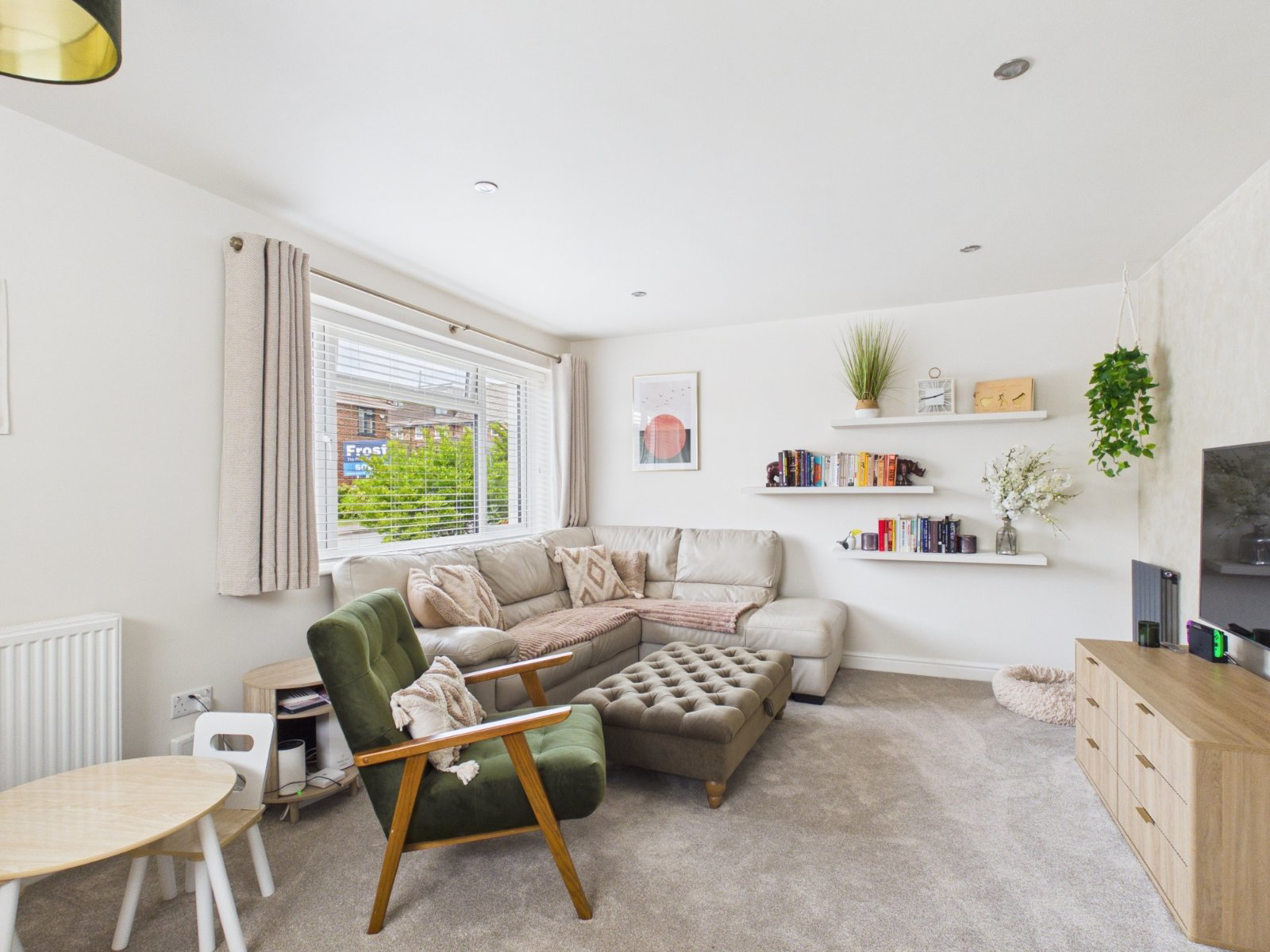 Meadow Walk, Bourne End, Buckinghamshire, SL8, photo 2