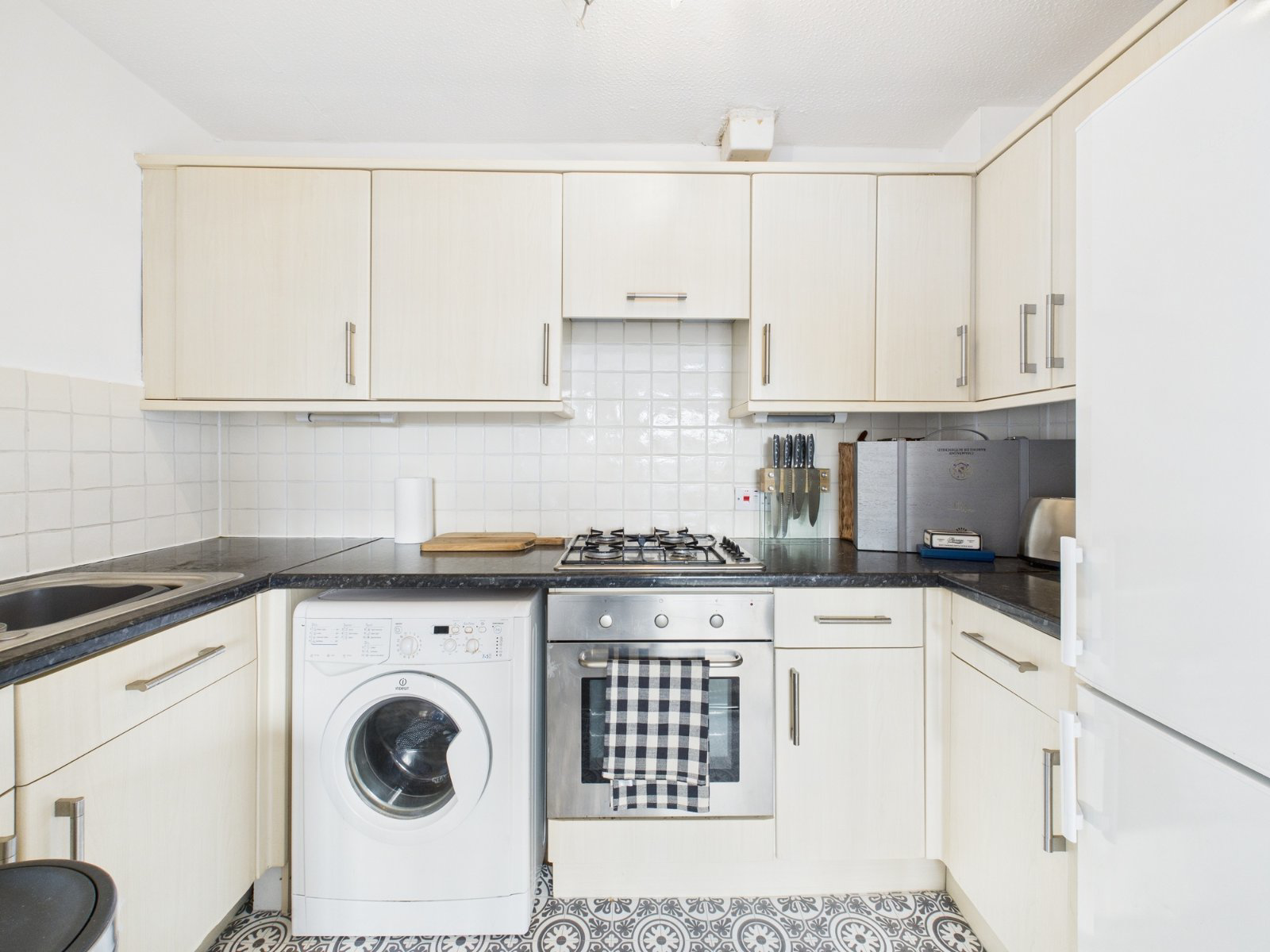 Springfields, Hazlemere Road, Penn, High Wycombe, HP10, photo 3