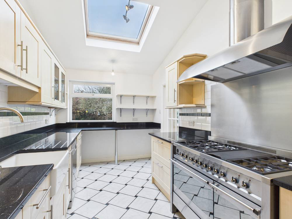 Grosvenor Road, Staines-upon-Thames, Surrey, TW18, photo 3