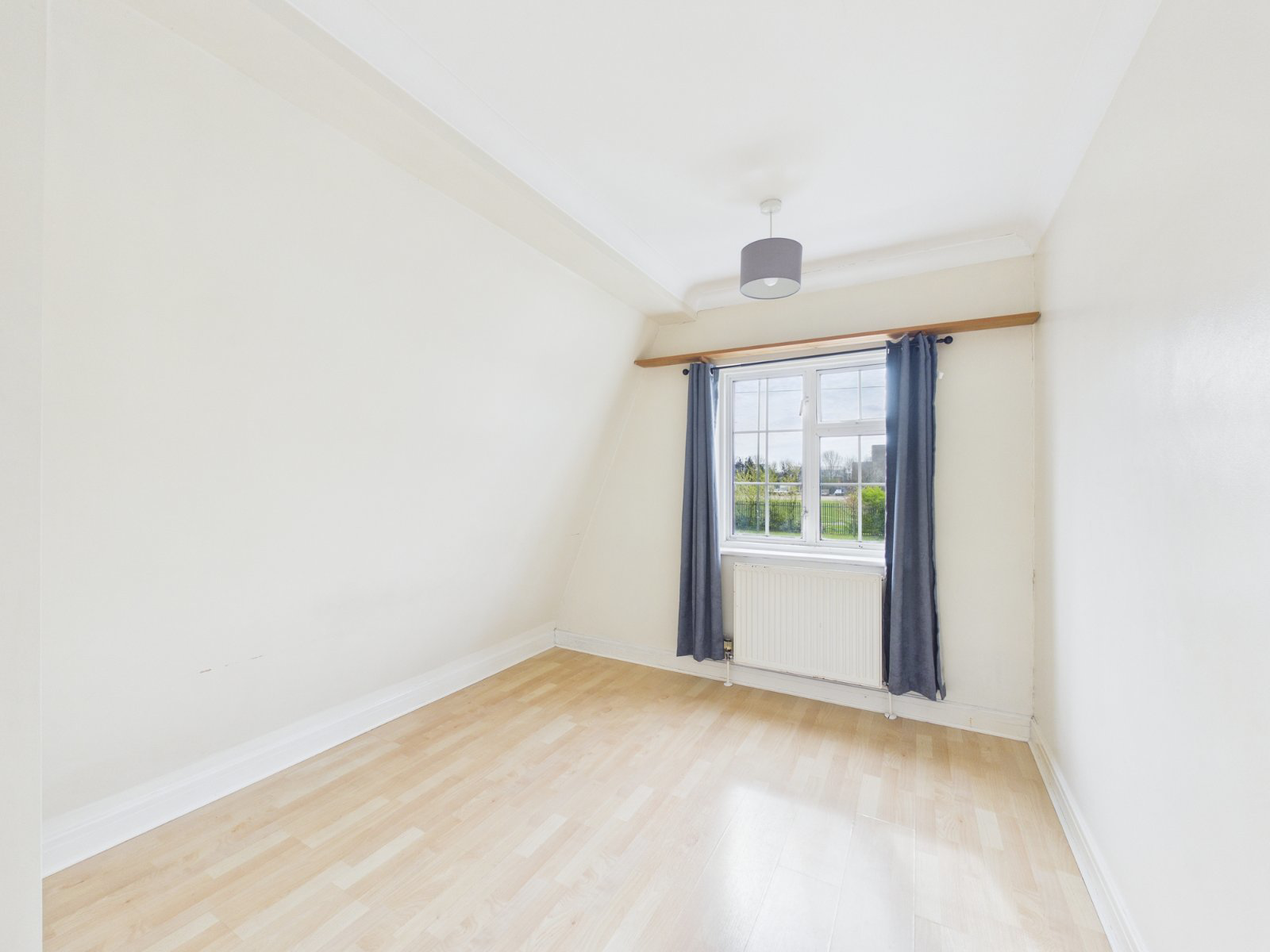Staines Road West, Ashford, Surrey, TW15, photo 19