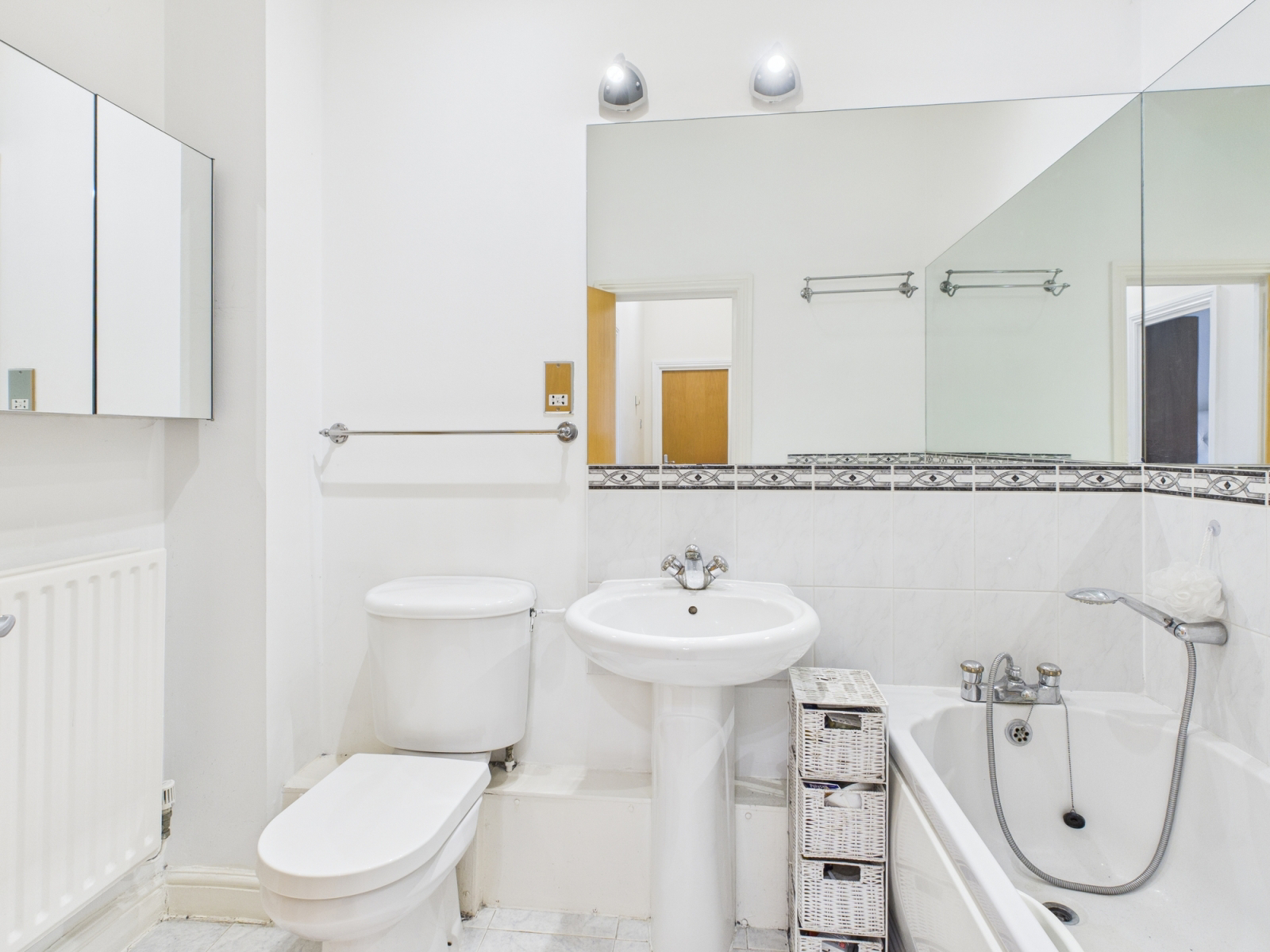 Seven Hills Road, Iver, Buckinghamshire, SL0, photo 3