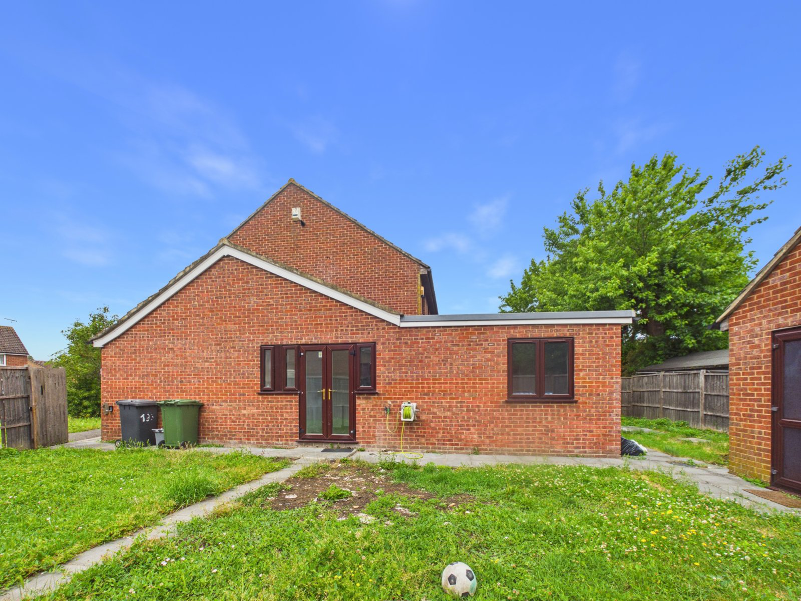 Vicarage Way, Colnbrook, Berkshire, SL3, photo 11