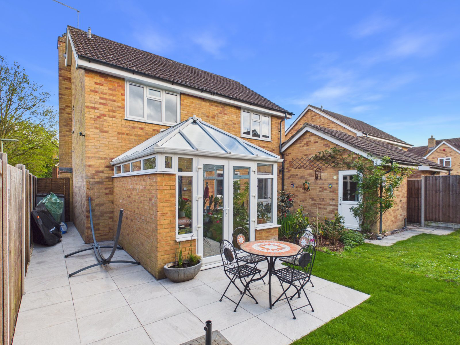 Sykes Drive, Staines-upon-Thames, Surrey, TW18
