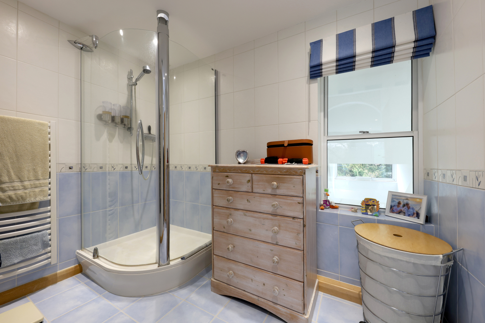 Lakeside Drive, Stoke Poges, Buckinghamshire, SL2, photo 37