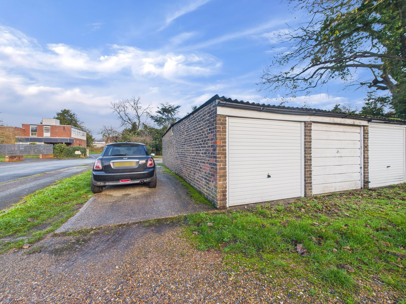 Holmsdale Close, Iver, Buckinghamshire, SL0, photo 13