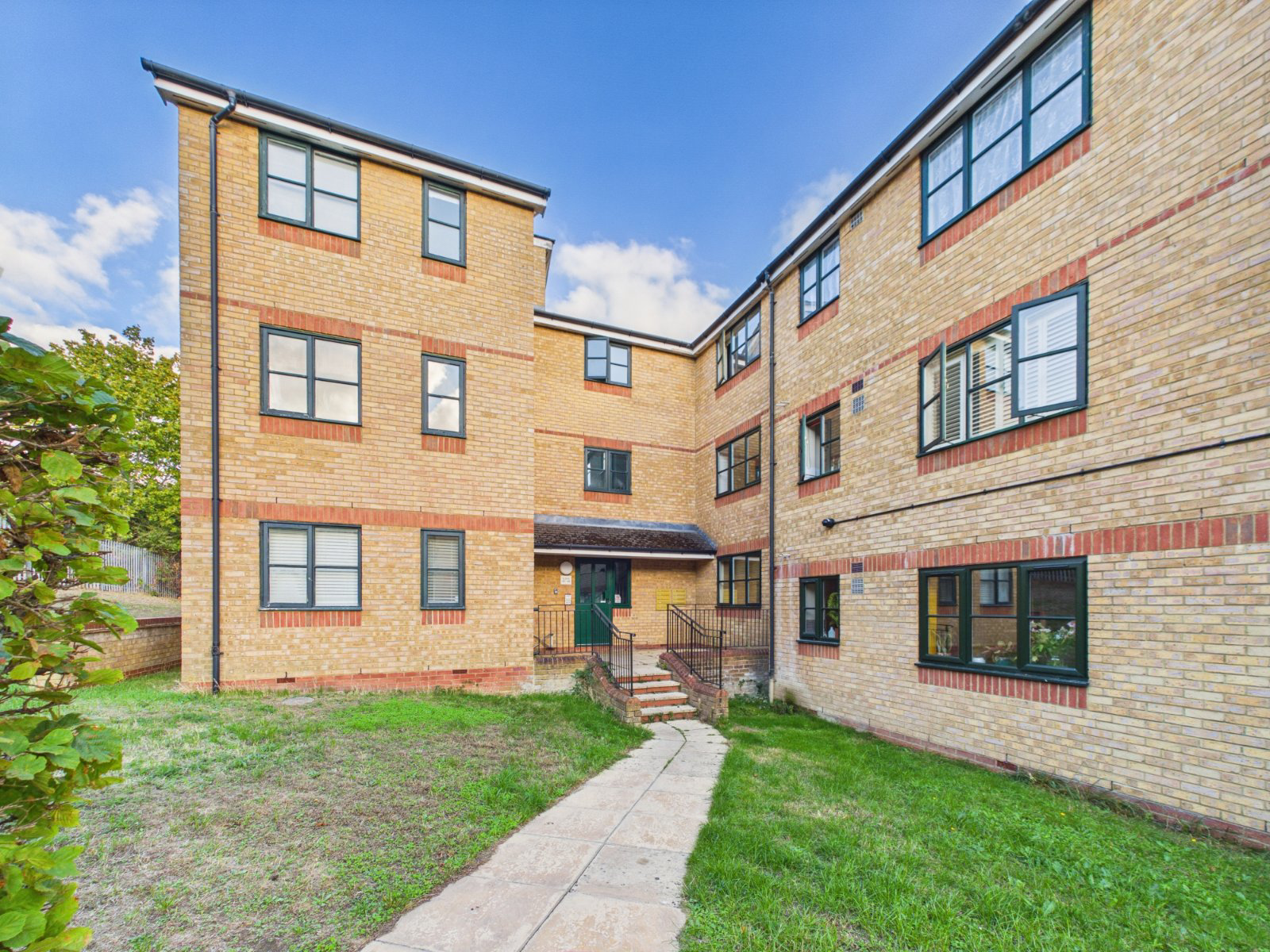 Lovegrove Drive, Slough, Berkshire, SL2