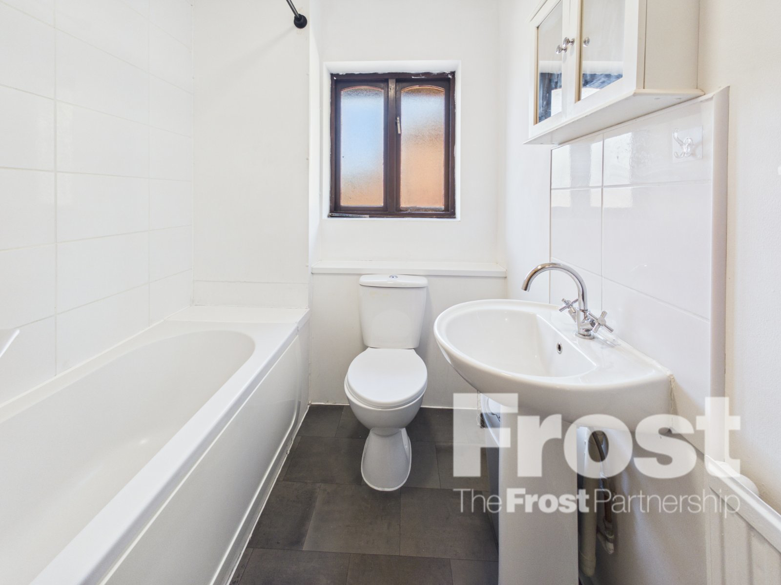 Vicarage Way, Colnbrook, Berkshire, SL3, photo 5