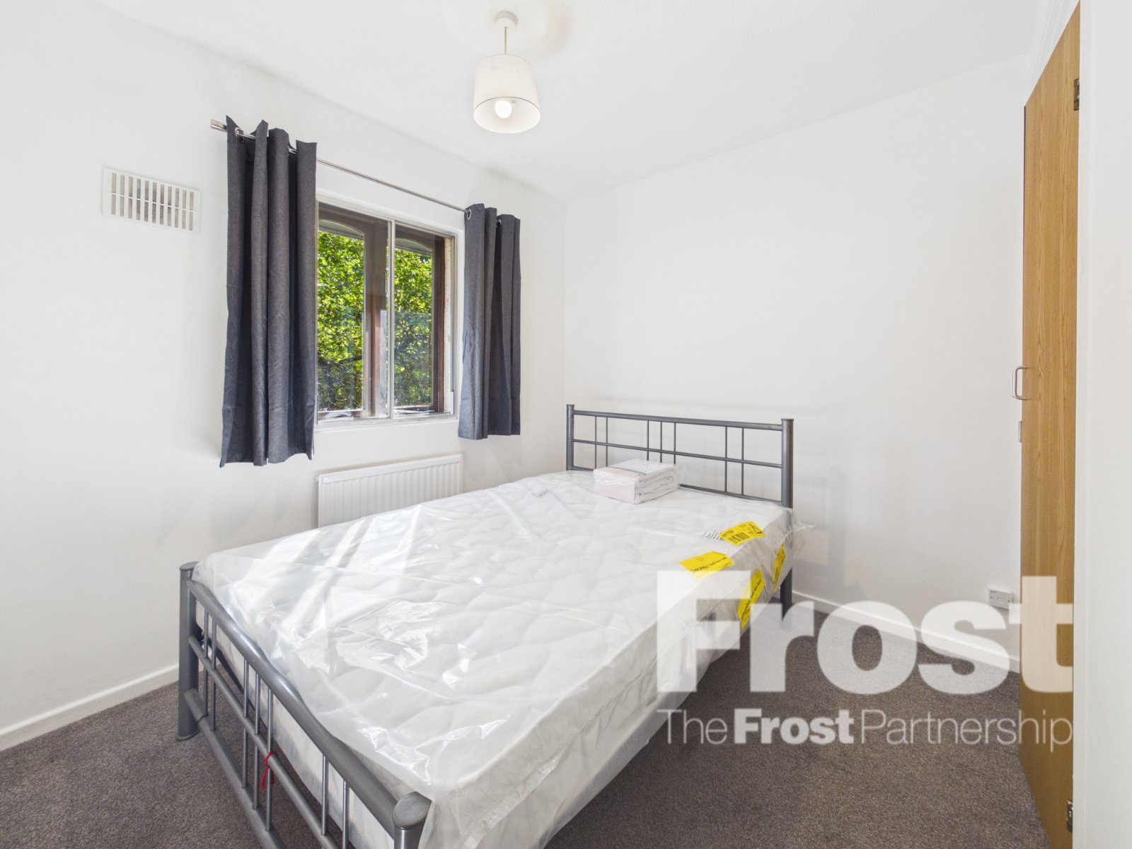 Vicarage Way, Colnbrook, Berkshire, SL3, photo 4