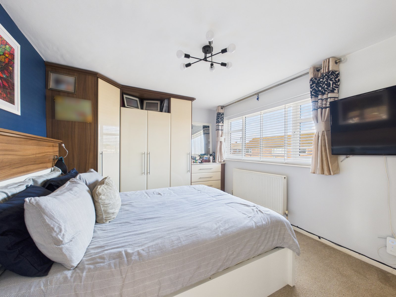 Hengrove Crescent, Ashford, Middlesex, TW15, photo 4