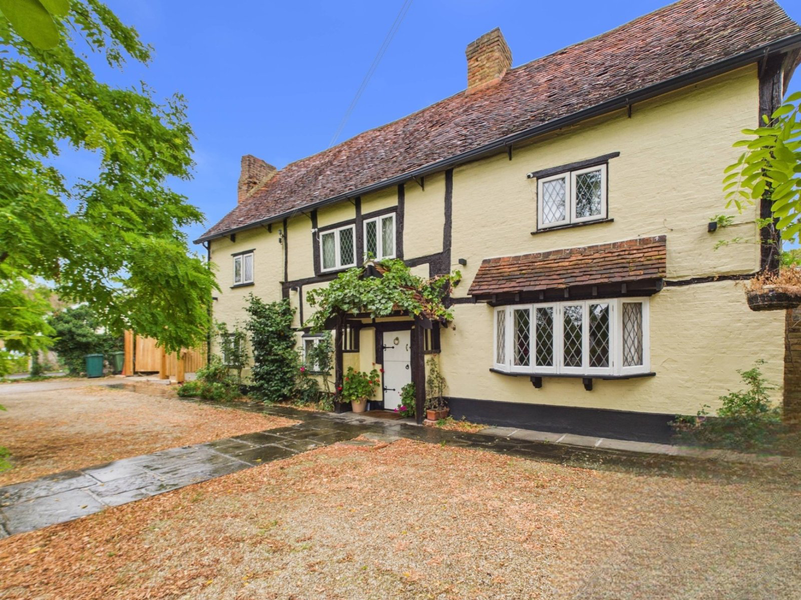 Oaks Road, Stanwell Village, Surrey, TW19