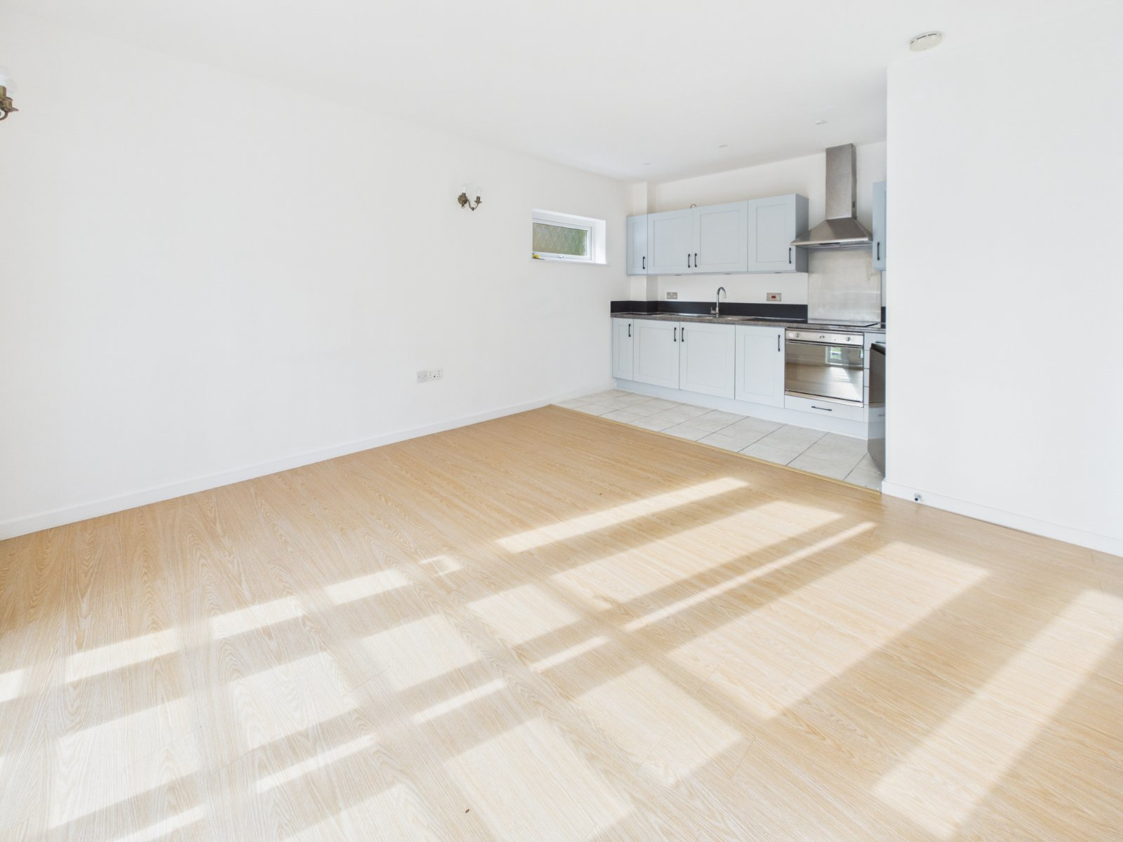 Sovereign Heights, Langley, Berkshire, SL3, photo 9