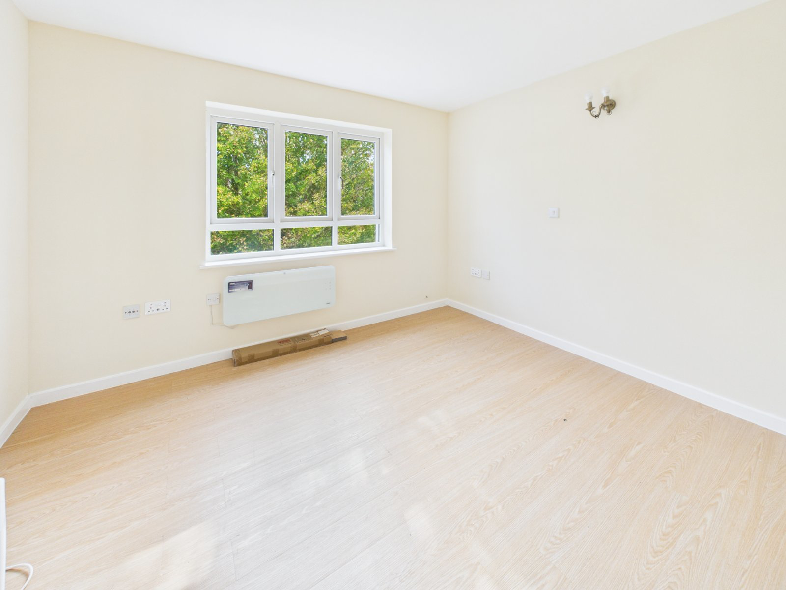 Sovereign Heights, Langley, Berkshire, SL3, photo 5