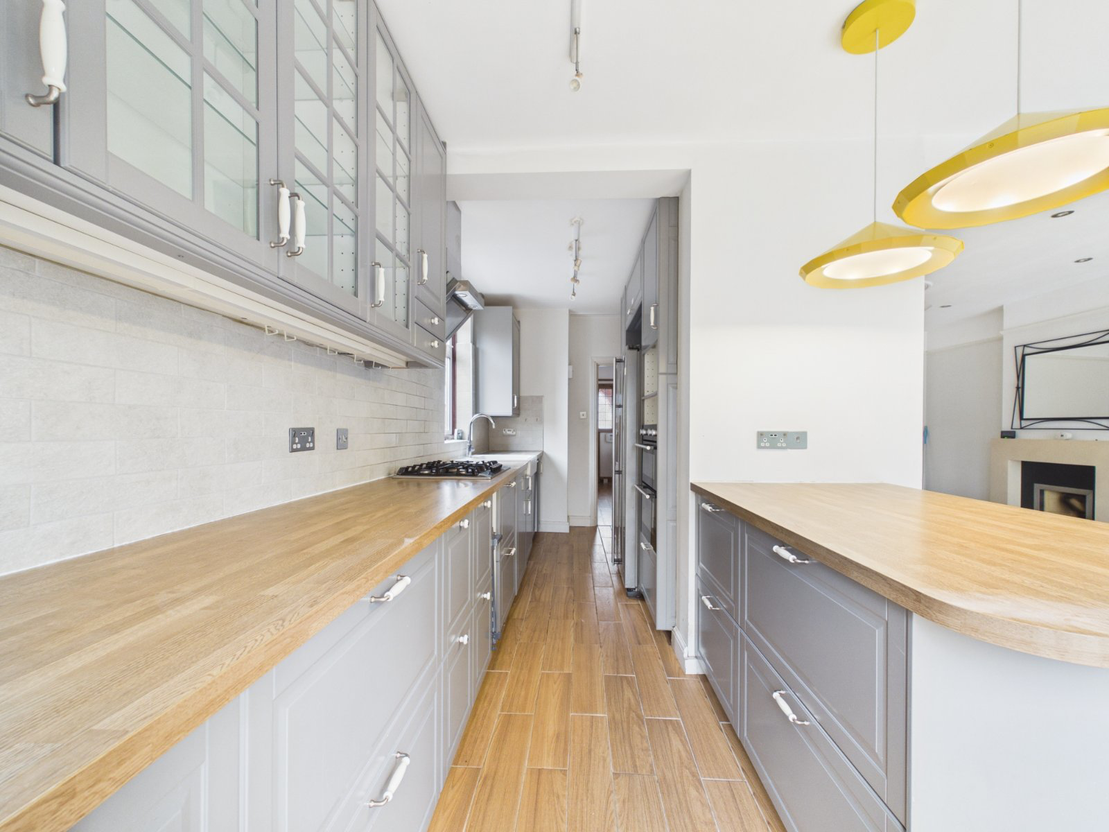 Park Avenue, Staines-Upon-Thames, Middlesex, TW18, photo 2