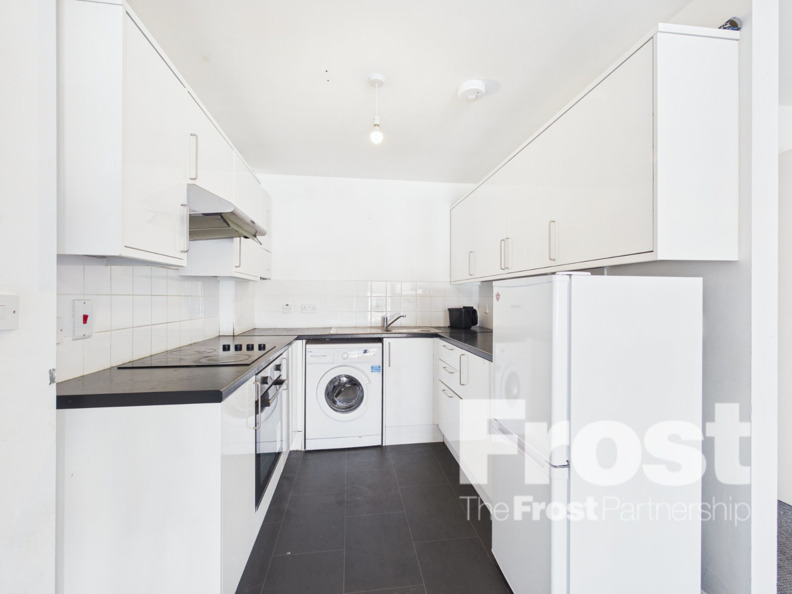 Meadfield Road, Slough, Berkshire, SL3, photo 2