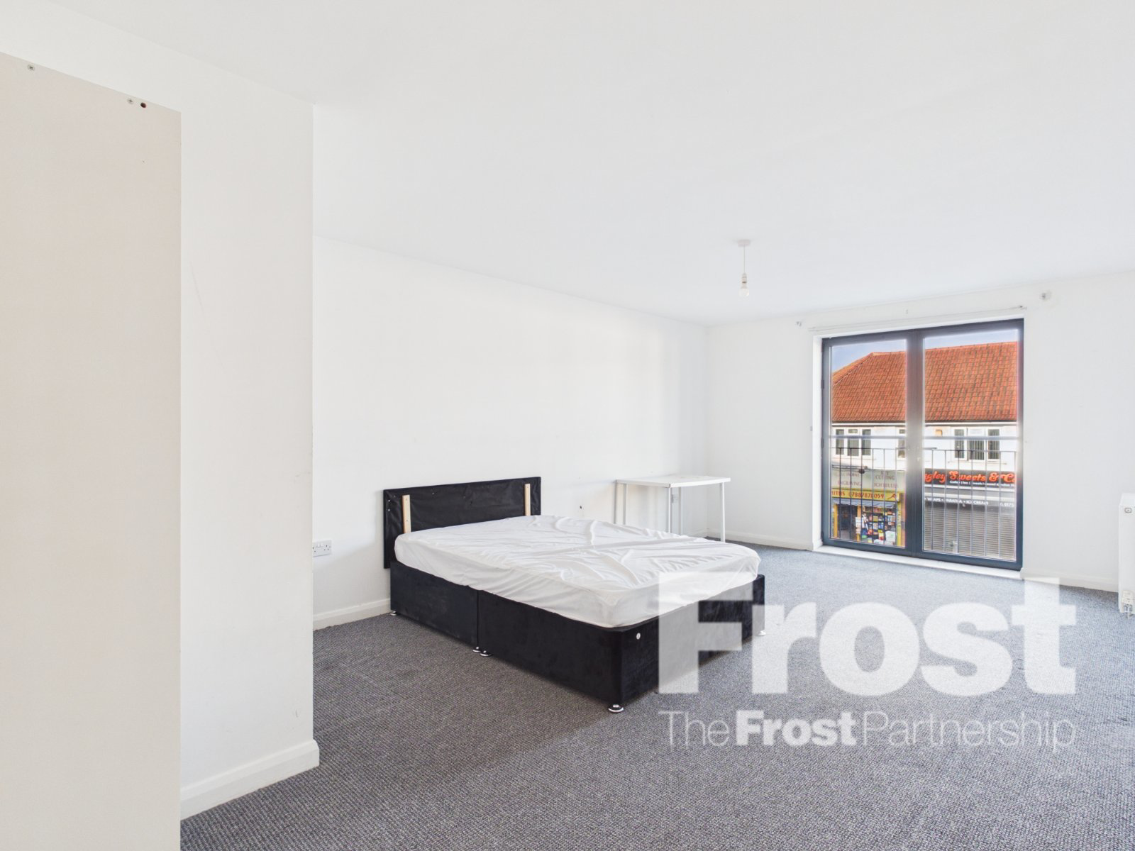 Meadfield Road, Slough, Berkshire, SL3, photo 5