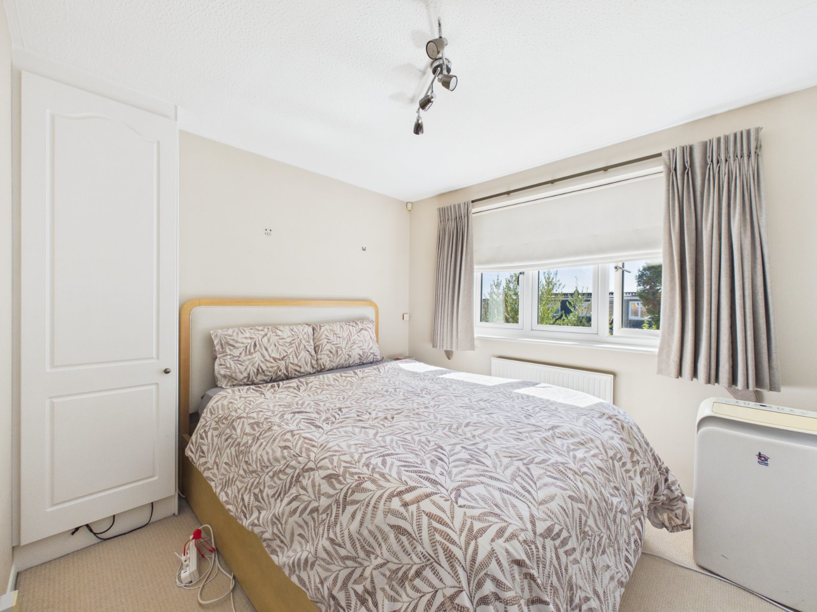 Lowestoft Drive, Cippenham, Berkshire, SL1, photo 11