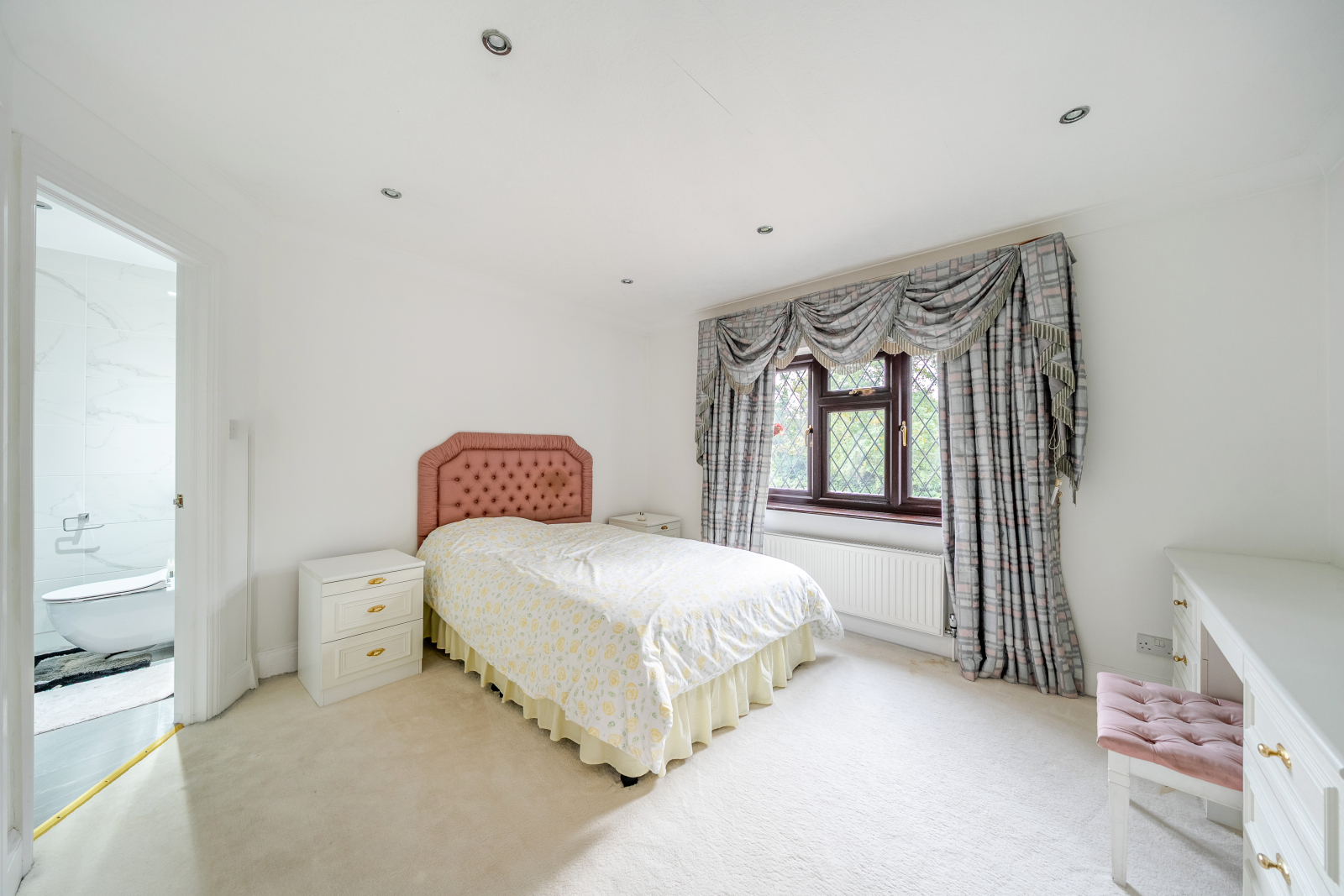 Templewood Lane, Farnham Common, Buckinghamshire, SL2, photo 19