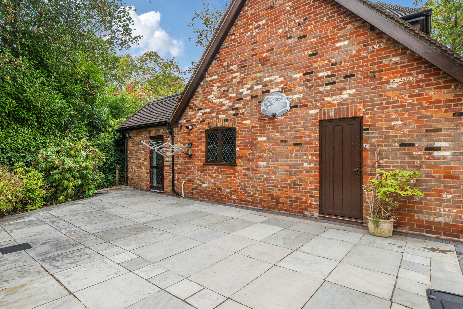 Templewood Lane, Farnham Common, Buckinghamshire, SL2, photo 12
