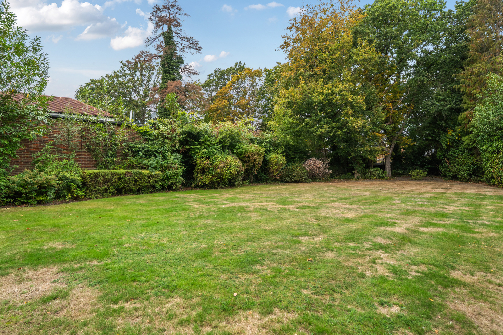 Templewood Lane, Farnham Common, Buckinghamshire, SL2, photo 9
