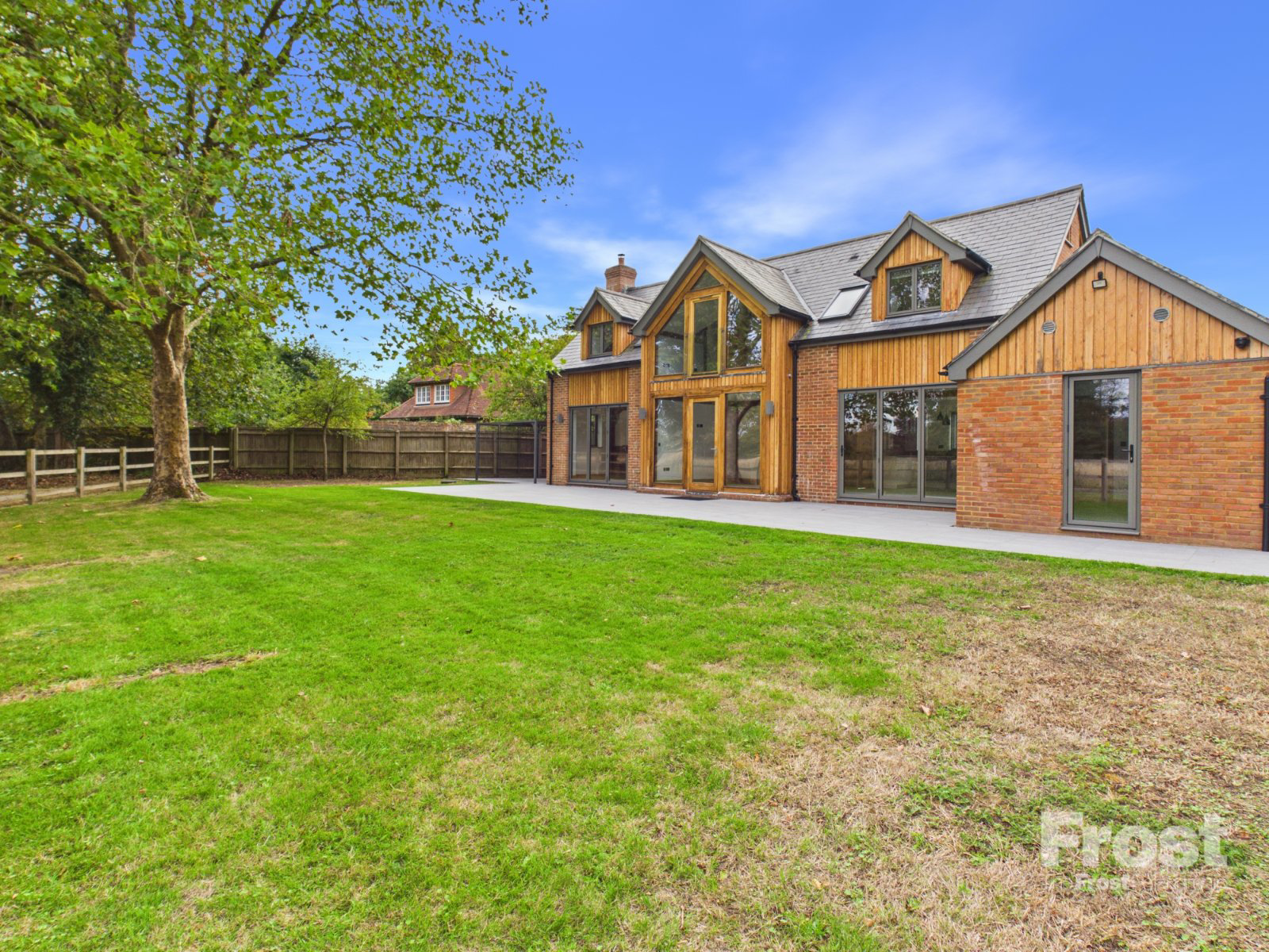 East Burnham Lane, Farnham Royal, Slough, SL2
