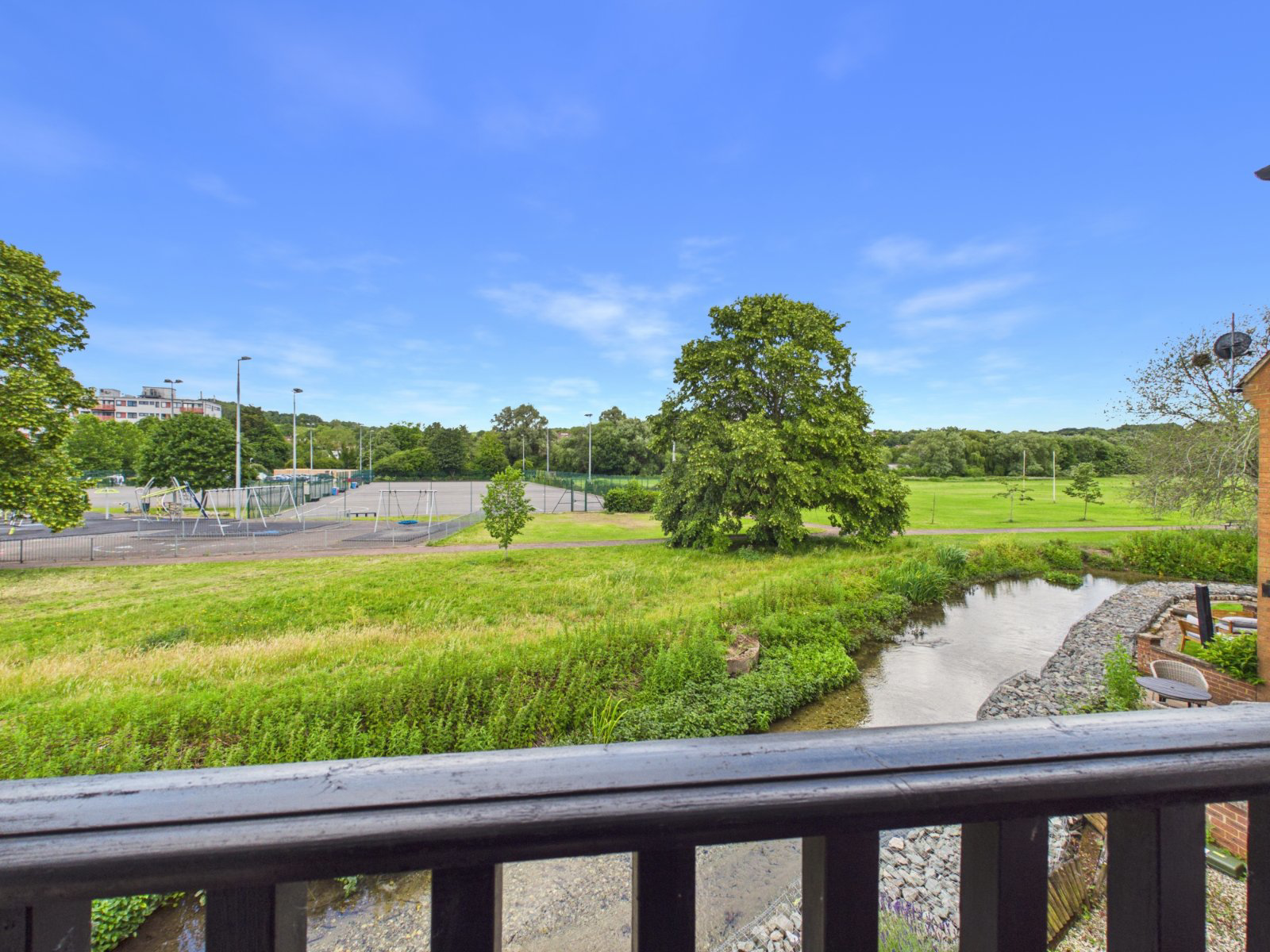 Kingsmead Road, High Wycombe, Buckinghamshire, HP11, photo 12