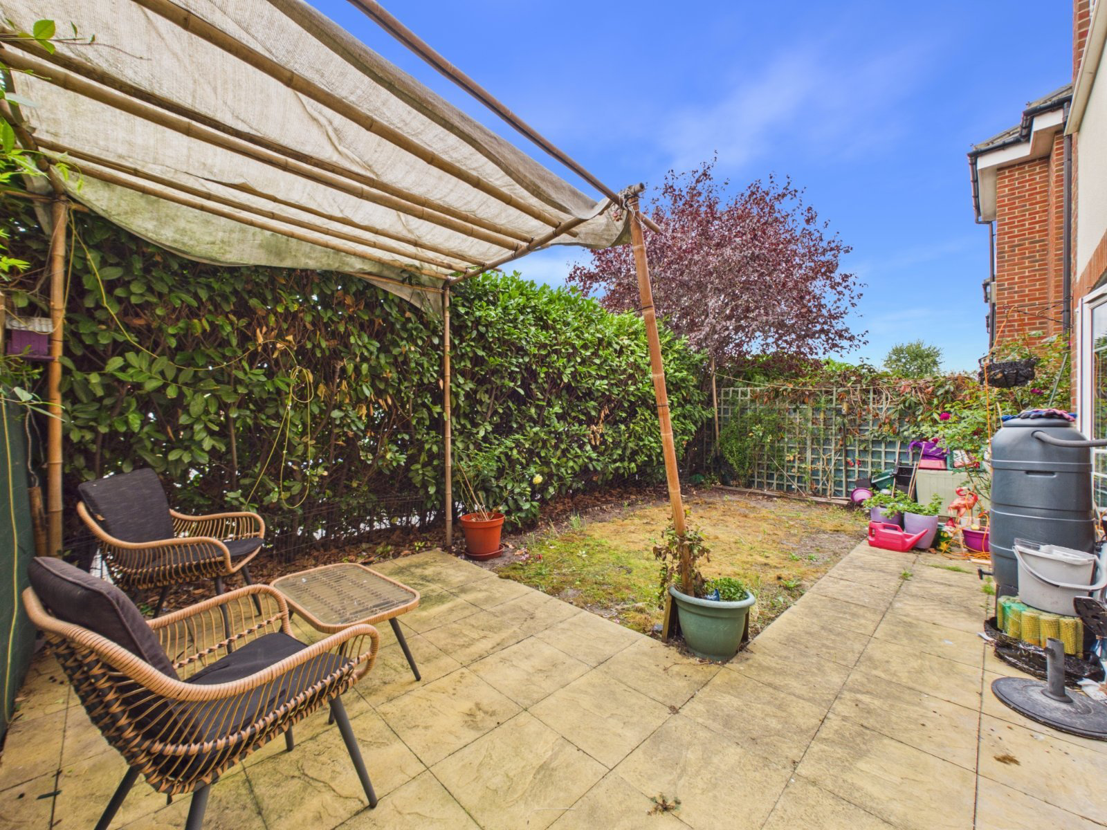 Laurel Gardens, Ashford, Surrey, TW15, photo 3