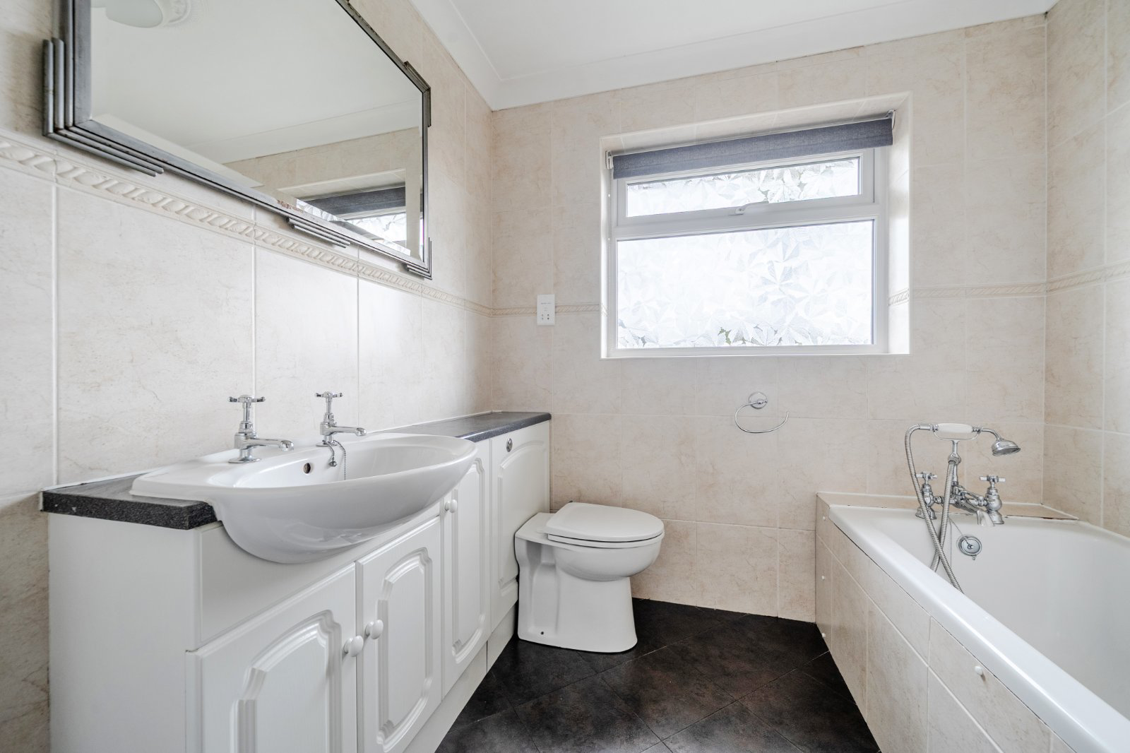 Kennedy Close, Farnham Common, Buckinghamshire, SL2, photo 8