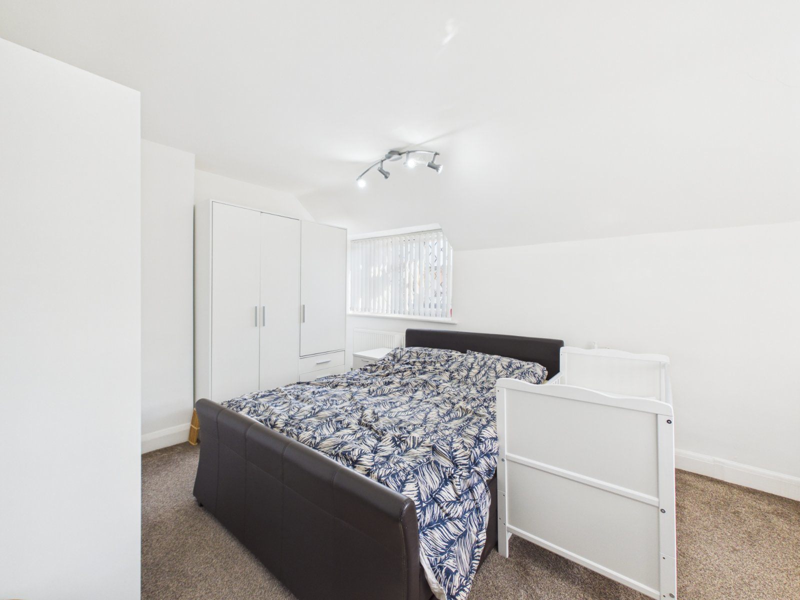 Desford Way, Ashford, Surrey, TW15, photo 13