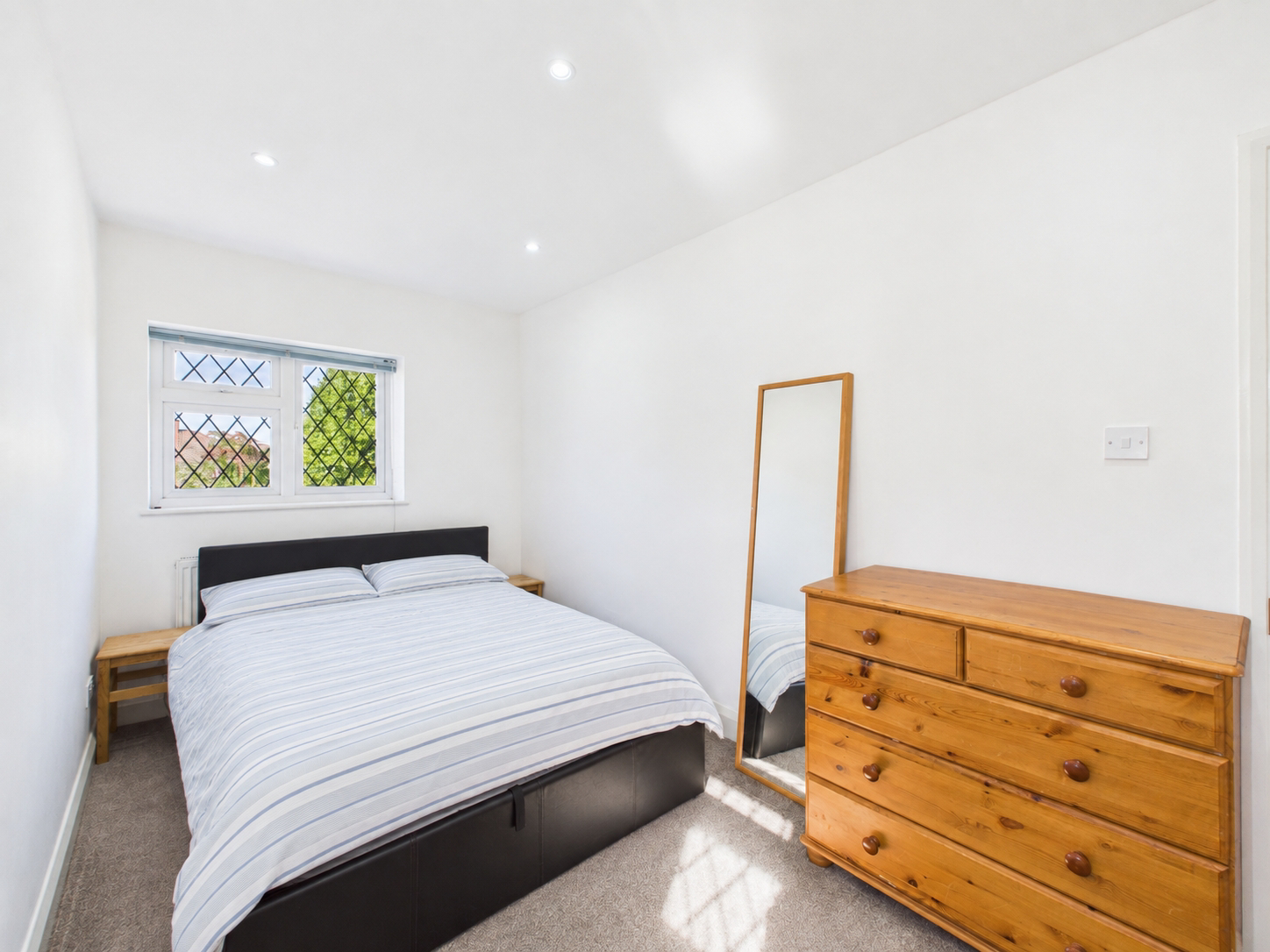 Desford Way, Ashford, Surrey, TW15, photo 6
