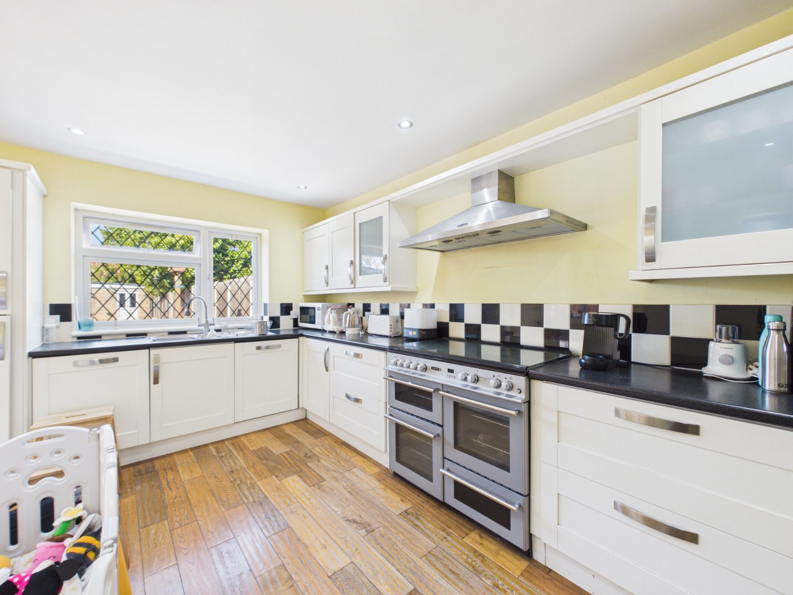 Desford Way, Ashford, Surrey, TW15, photo 3