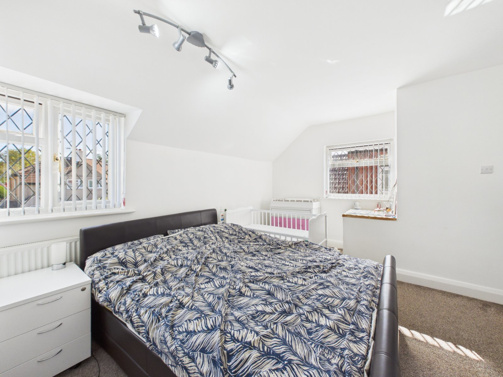 Desford Way, Ashford, Surrey, TW15, photo 5