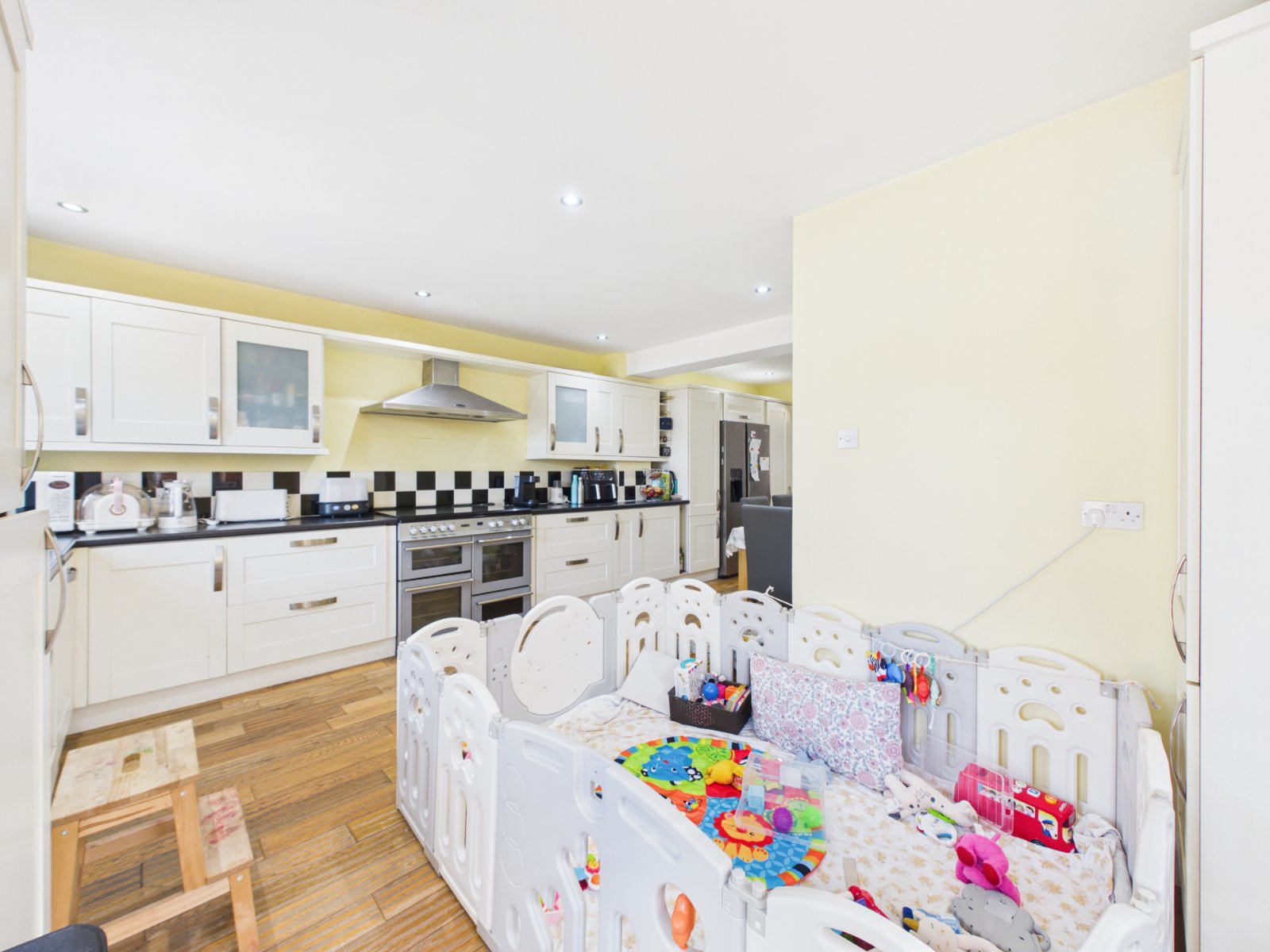Desford Way, Ashford, Surrey, TW15, photo 11