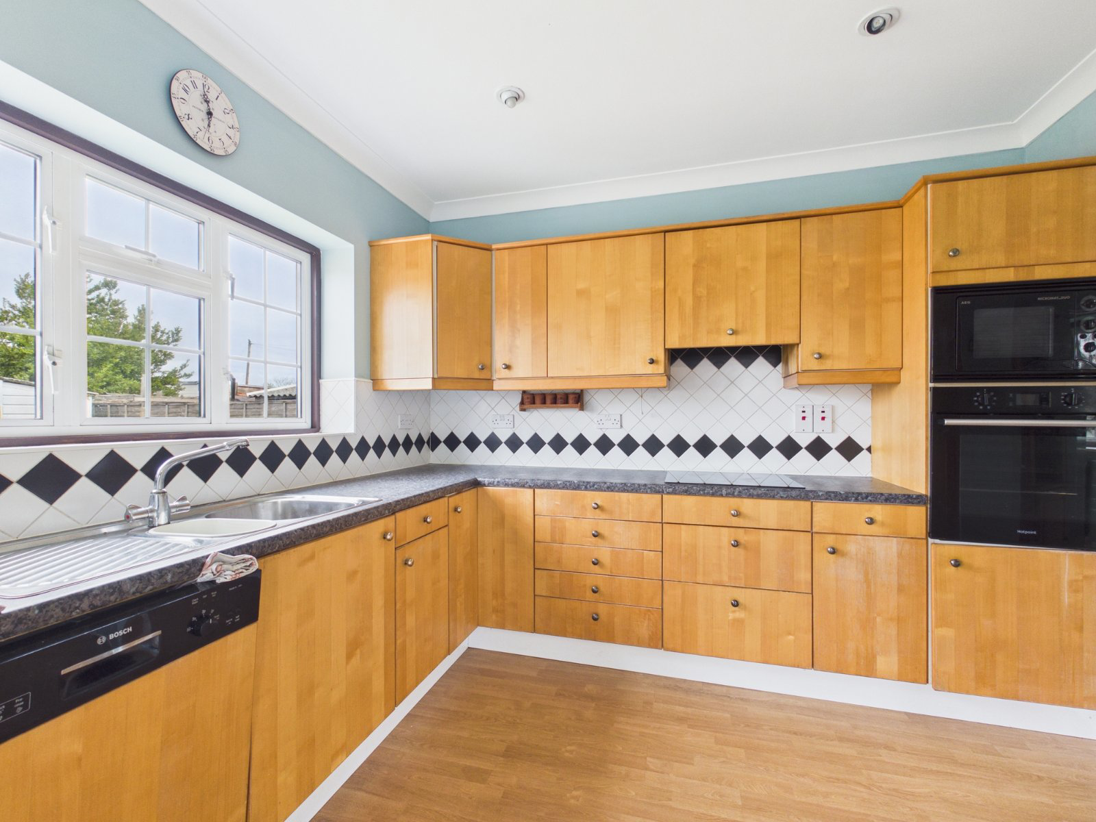 Staines Road West, Ashford, Surrey, TW15, photo 6