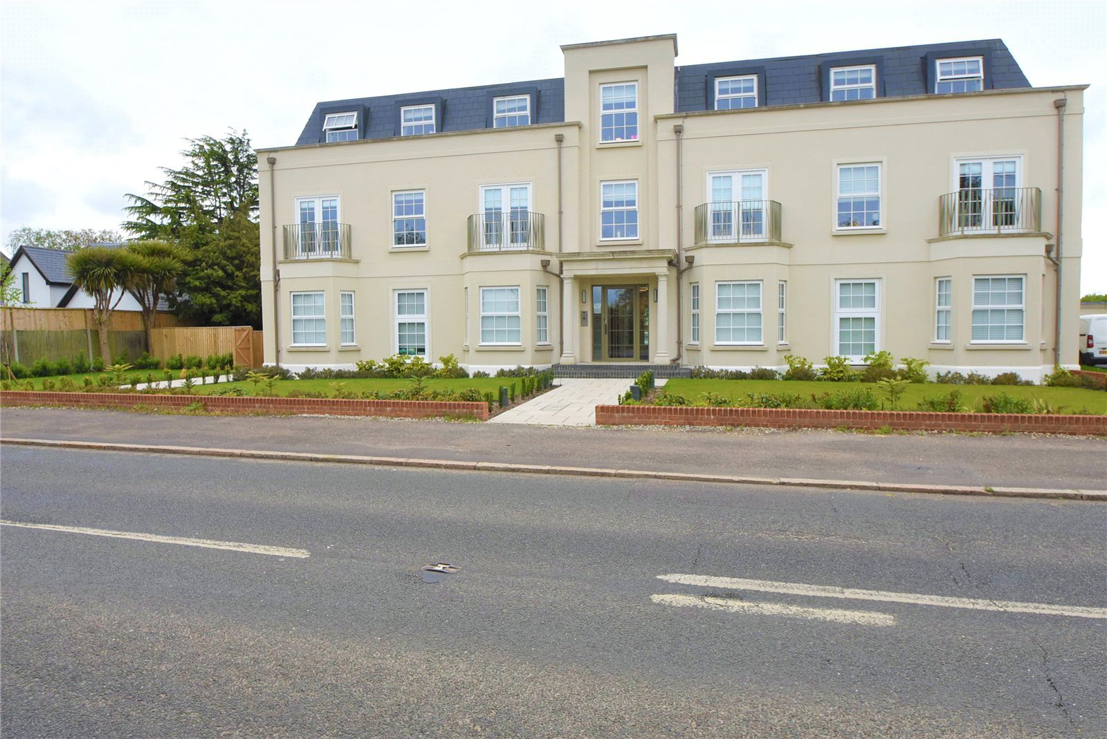 Slough Road, Datchet, Slough, Berkshire, SL3