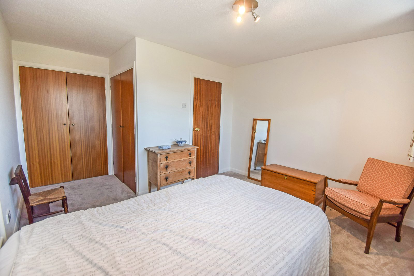 St. Michaels Court, Near Burnham, Berkshire, SL2, photo 13