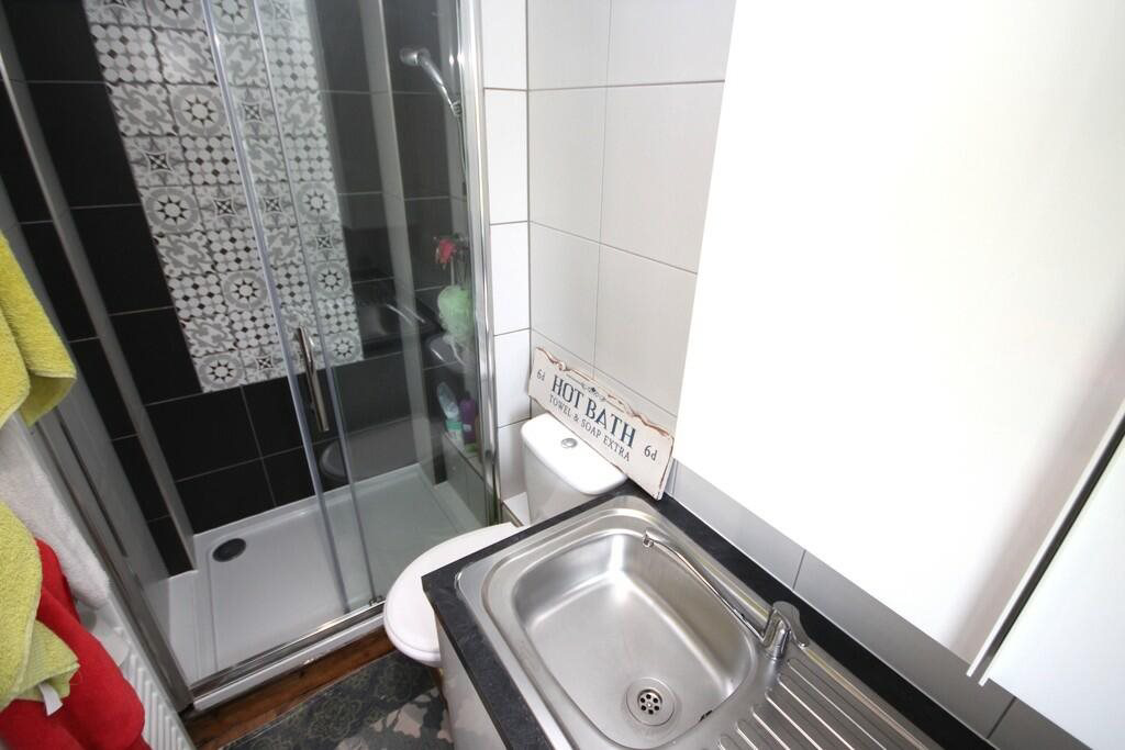 Wycliffe Road, Winton, Bournemouth, photo 10