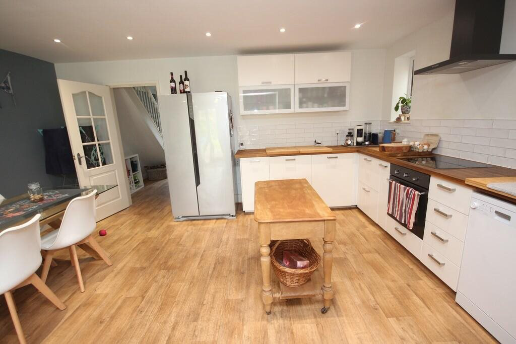 Wycliffe Road, Winton, Bournemouth, photo 3