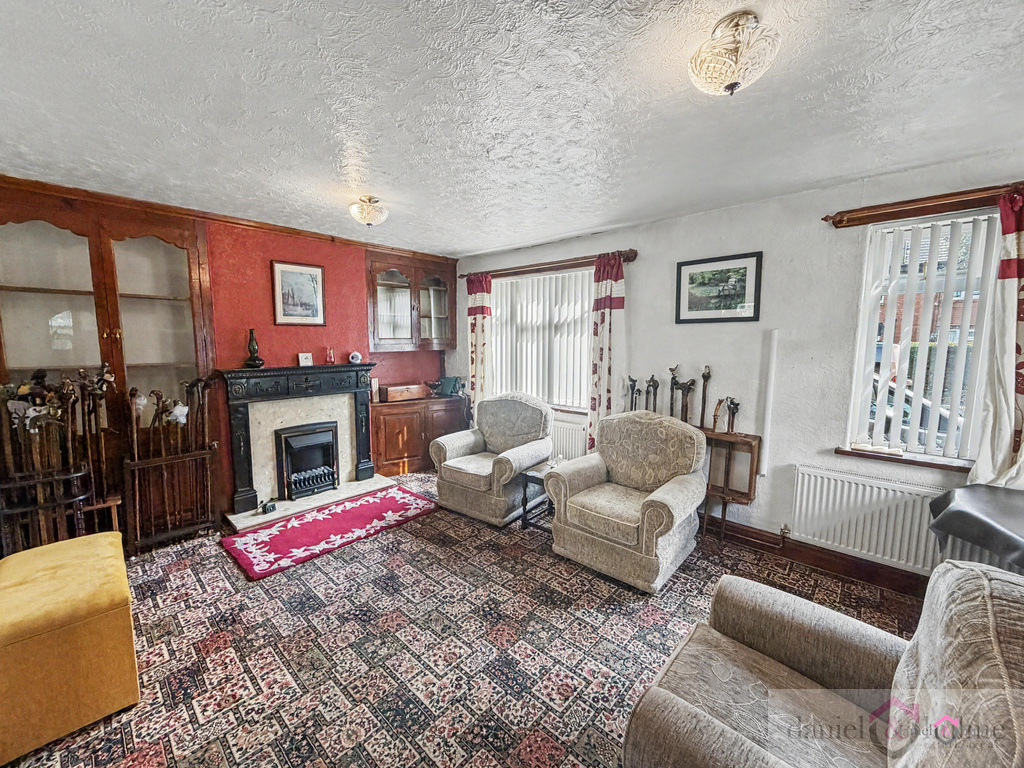 Beatty Road, Leek, Staffordshire, ST13 6HG, photo 2